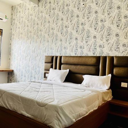Hotel B P Emerald Mathura Εξωτερικό φωτογραφία