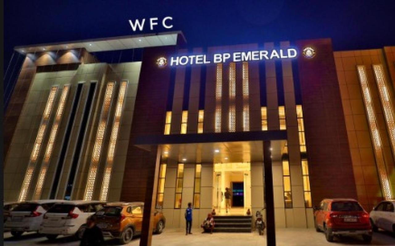Hotel B P Emerald Mathura Εξωτερικό φωτογραφία